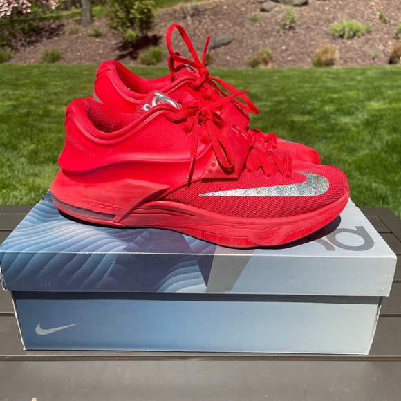 Nike Other - KD7 GLOBAL GAMES MENS SIZE 10